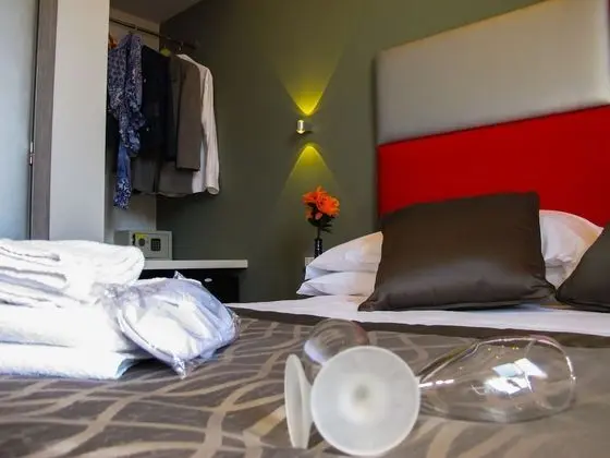 Classic Tek Büyük Yataklı Oda