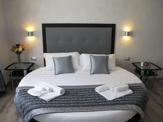 Junior Süit, Jakuzi