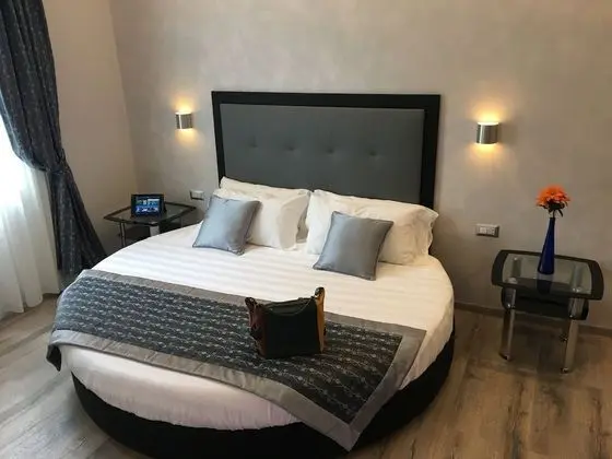 Junior Süit, Jakuzi