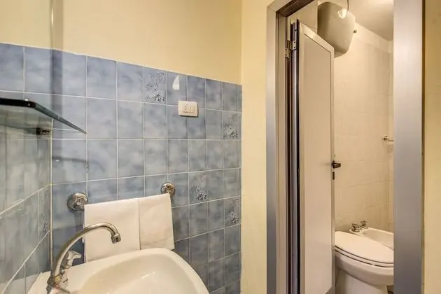 Tek Kişilik Oda, 1 Tek Kişilik Yatak, Sigara İçilmez, Şehir Manzaralı