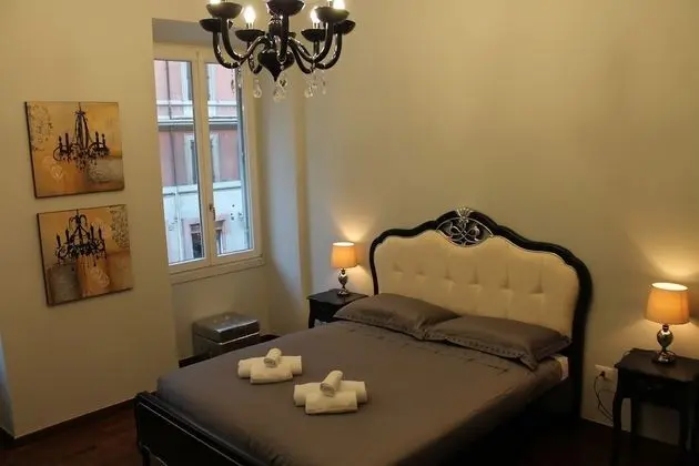 Tek Büyük Yataklı Oda, Ortak Banyo