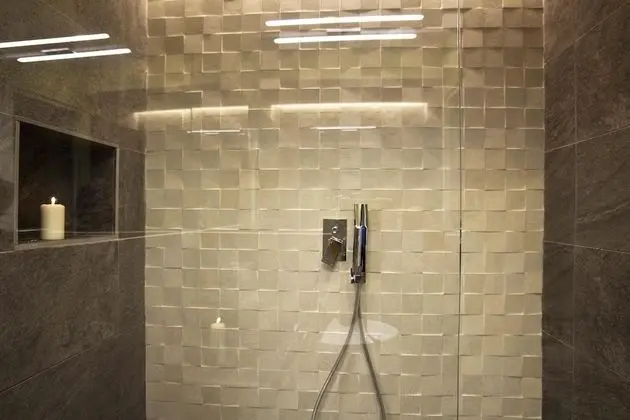 Comfort Süit, Sıcak Su Havuzu