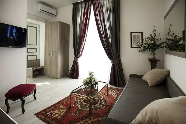 Üç Kişilik Oda