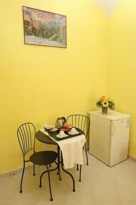 Tek Büyük veya İki Ayrı Yataklı Oda, Ortak Banyo