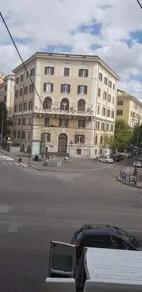 Tek Büyük veya İki Ayrı Yataklı Oda, Ortak Banyo