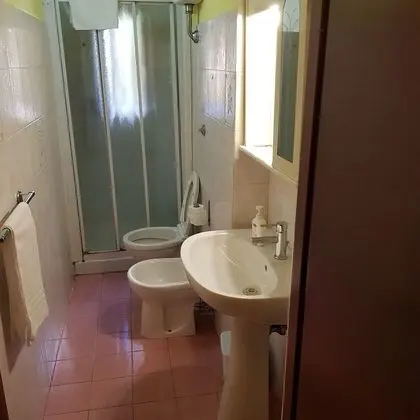 Tek Büyük Yataklı Oda, Ortak Banyo