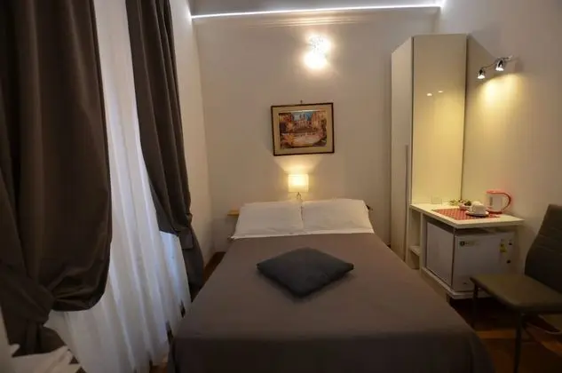 Basic Tek Büyük Yataklı Oda