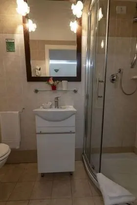 Basic Tek Büyük Yataklı Oda