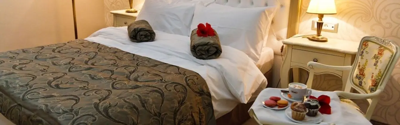 Basic Tek Büyük veya İki Ayrı Yataklı Oda