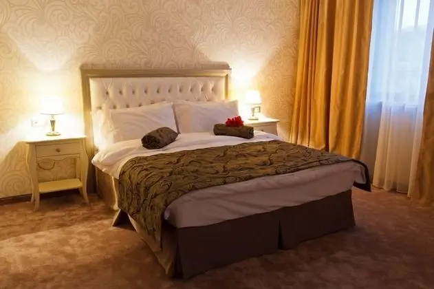 Basic Tek Büyük veya İki Ayrı Yataklı Oda