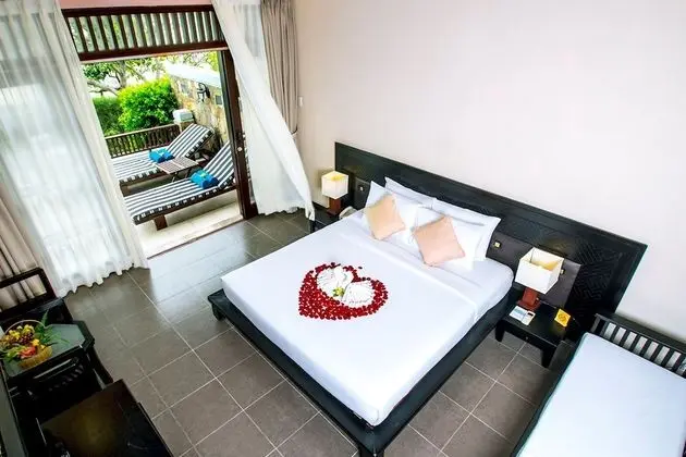 Beachfront Pool Villa