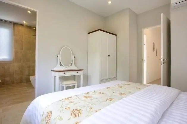 Villa, 4 Yatak Odası, Kişiye Özel Havuzlu