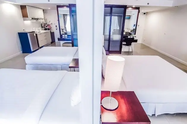 Studio Connecting Room
