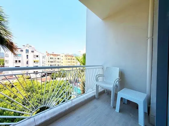 https://images.odamax.com/img/1920x1080/odamax/image/upload/Romance_Beach_Hotel_202607191323015_IMG_3292.jpg