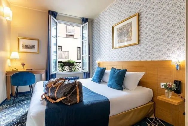 Tek Büyük veya İki Ayrı Yataklı Oda (Chambre Baudelaire)