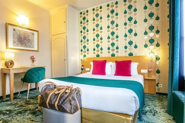 Tek Büyük veya İki Ayrı Yataklı Oda (Chambre Baudelaire)