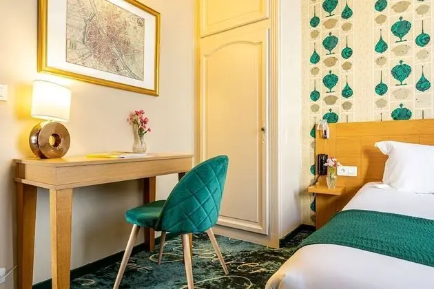 Tek Büyük veya İki Ayrı Yataklı Oda (Chambre Baudelaire)