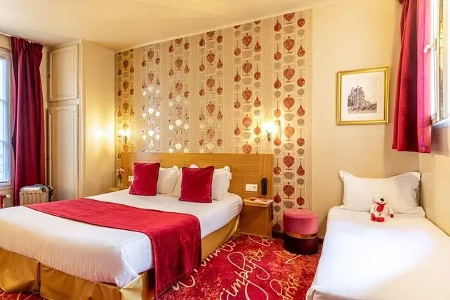 Üç Kişilik Oda (Chambre Dumas)