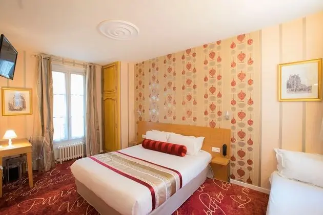 Üç Kişilik Oda (Chambre Dumas)