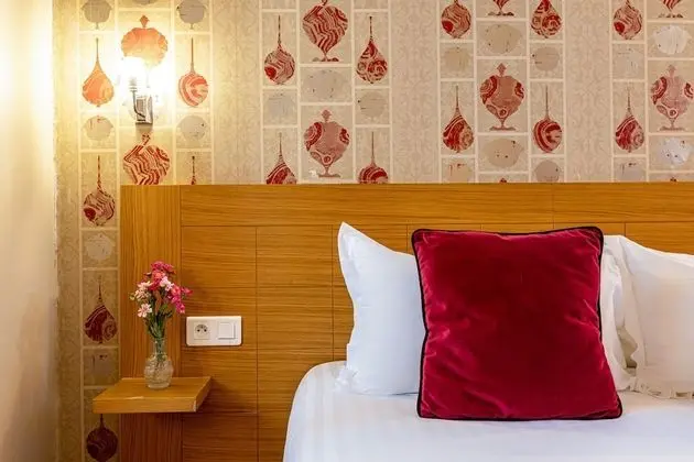 Üç Kişilik Oda (Chambre Dumas)