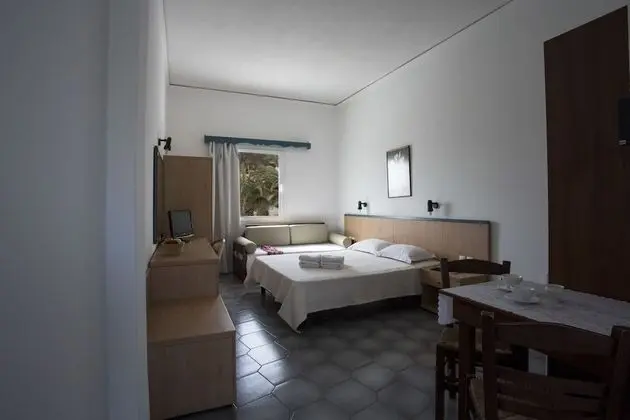 Üç Kişilik Oda, Deniz Manzaralı