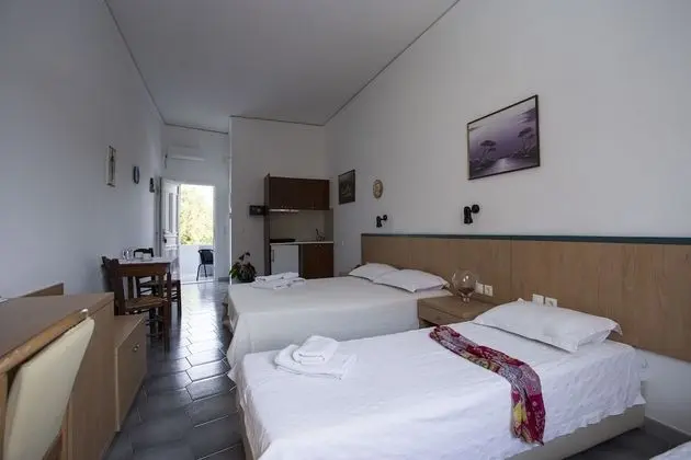 Üç Kişilik Oda, Deniz Manzaralı