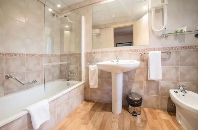 Üç Kişilik Oda (2 adults and 1 kid)