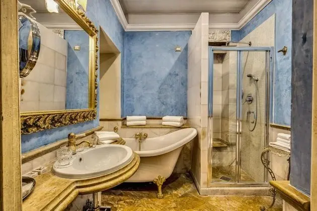 Classic Oda, 2 Büyük (Queen) Boy Yatak