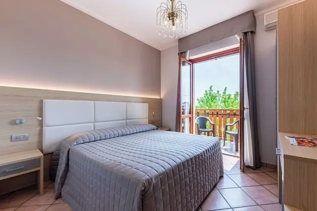 Deluxe Tek Büyük veya İki Ayrı Yataklı Oda