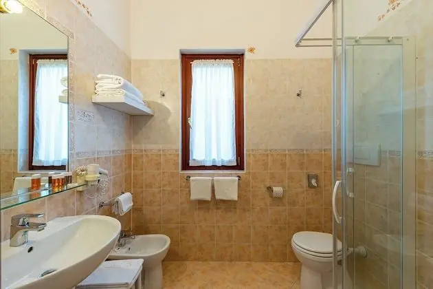 Deluxe Üç Kişilik Oda