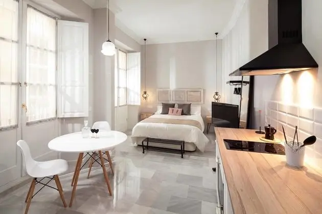 Romantic Stüdyo (II)