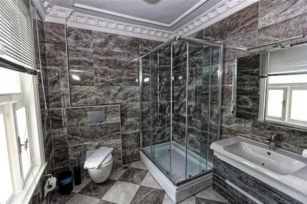 Standard Tek Büyük veya İki Ayrı Yataklı Oda