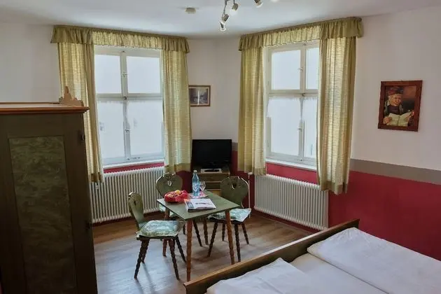 Tek Büyük Yataklı Oda