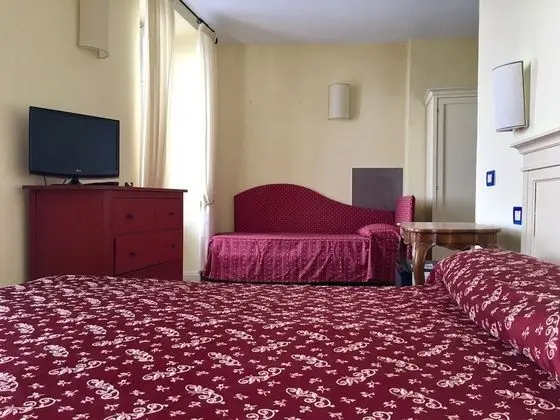 Üç Kişilik Oda, Göl Manzaralı