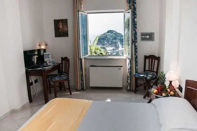 Panoramic Tek Büyük Yataklı Oda