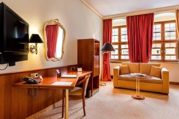 Comfort Tek Büyük Yataklı Oda