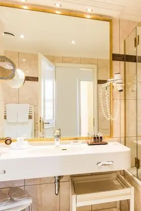 Comfort Tek Büyük Yataklı Oda