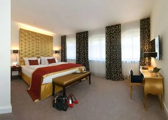 Deluxe Tek Büyük Yataklı Oda