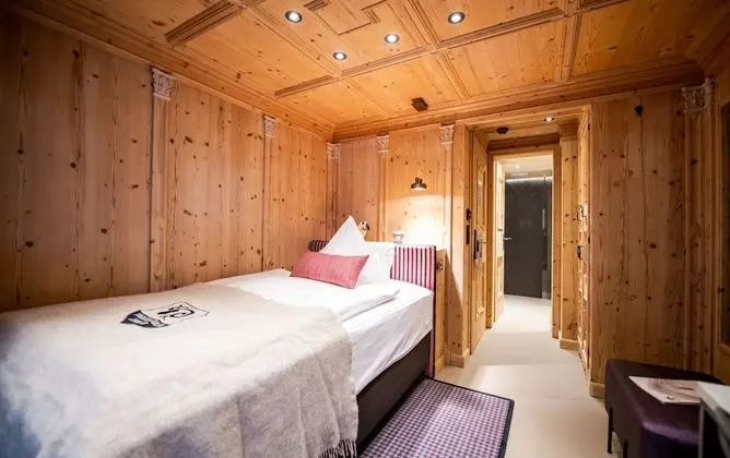 Single Room Chalet Style