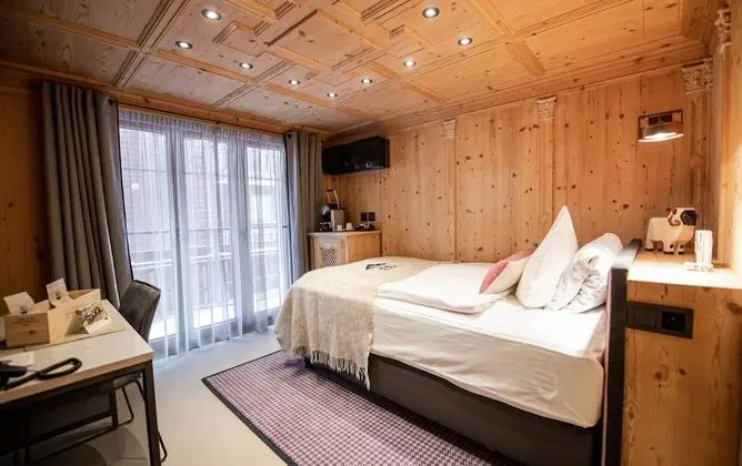 Single Room Chalet Style
