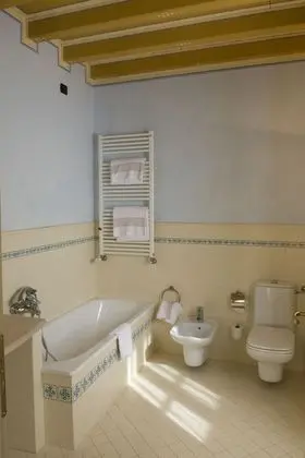 Deluxe Tek Büyük veya İki Ayrı Yataklı Oda, Göl Manzaralı