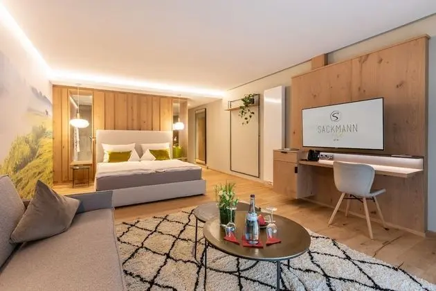 Junior Süit, Balkon, Nehir Manzaralı (Haselbach)