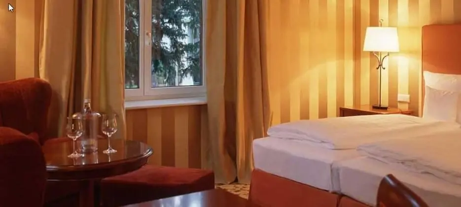 Superior Tek Büyük veya İki Ayrı Yataklı Oda