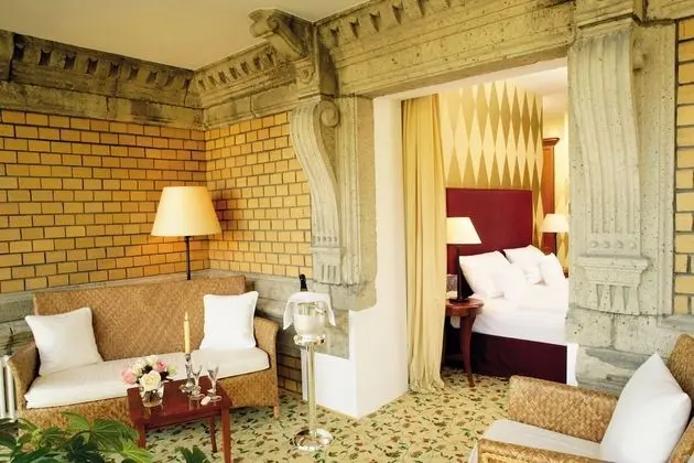 Superior Tek Büyük veya İki Ayrı Yataklı Oda