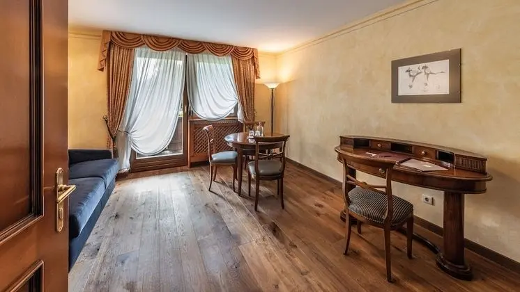 Süit (in the main building)