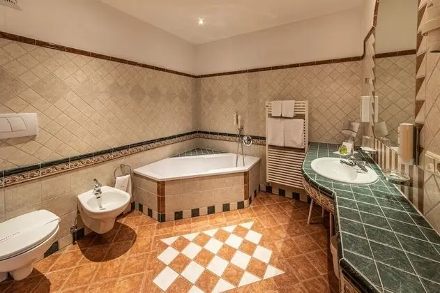 Süit (in the main building)