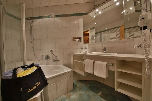 Comfort Tek Büyük Yataklı Oda, Göl Manzaralı