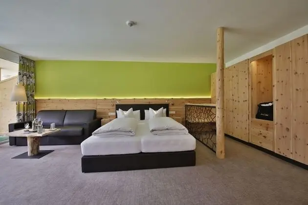 Junior Süit, Göl Manzaralı