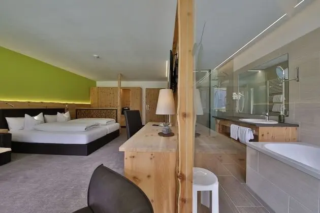 Junior Süit, Göl Manzaralı