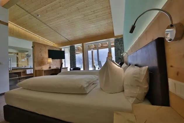 Junior Süit, Göl Manzaralı